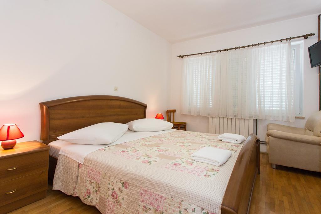 Bed & Breakfast Mario Krk Town Room photo